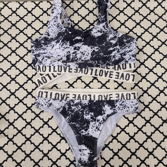 Unbranded Other - FREE In Bundle New Black and White LOVE Bikini Size 150